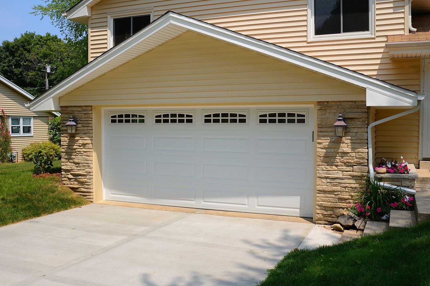 Garage door repair service